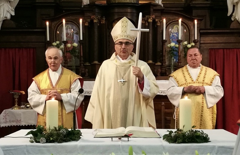 Bischofsbesuch 2016 in der Klosterkirche Schwanberg / Ulli Pratter Links: Pater Albert Michelitsch / Mitte: Bischof Wilhelm Krautwaschl / Rechts: Pfarrer Mag. Anton Lierzer